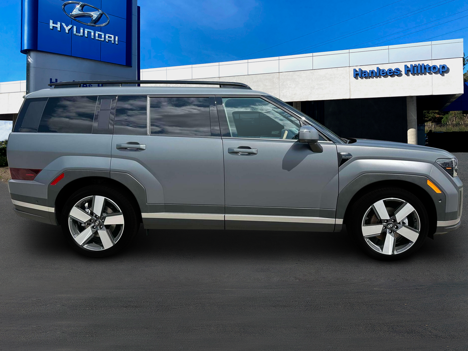 2025 Hyundai Santa Fe Limited - Photo 9