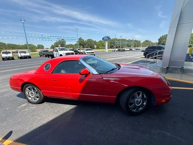 Used 2005 Torch Red Ford Base image 7
