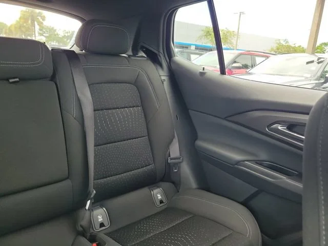 2025 Chevrolet Equinox EV 1LT - Photo 15