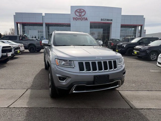 Used 2015 Silver Jeep Limited image 1