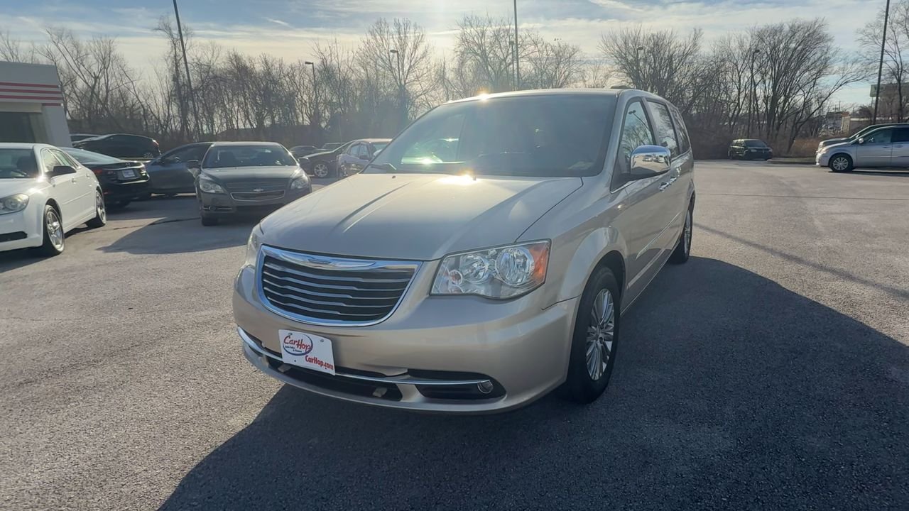 2015 Chrysler Town & Country Touring-L