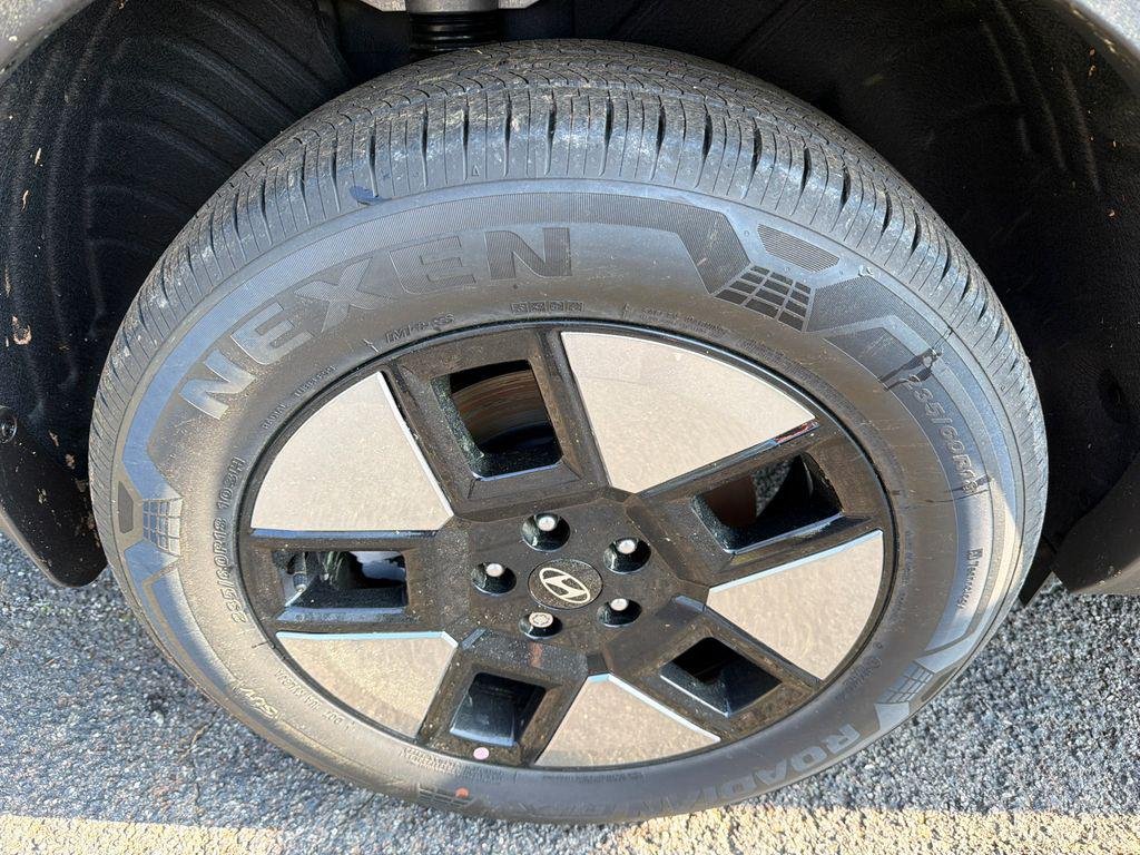 New 2026 Gray Hyundai SE image 17