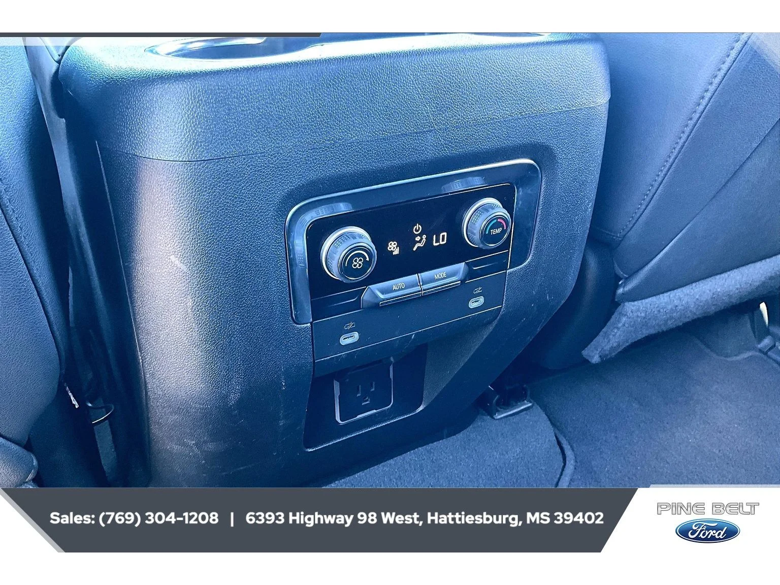 Used 2024 BLACK Chevrolet RST image 25