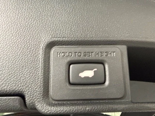 Used 2023  Acura Base image 11
