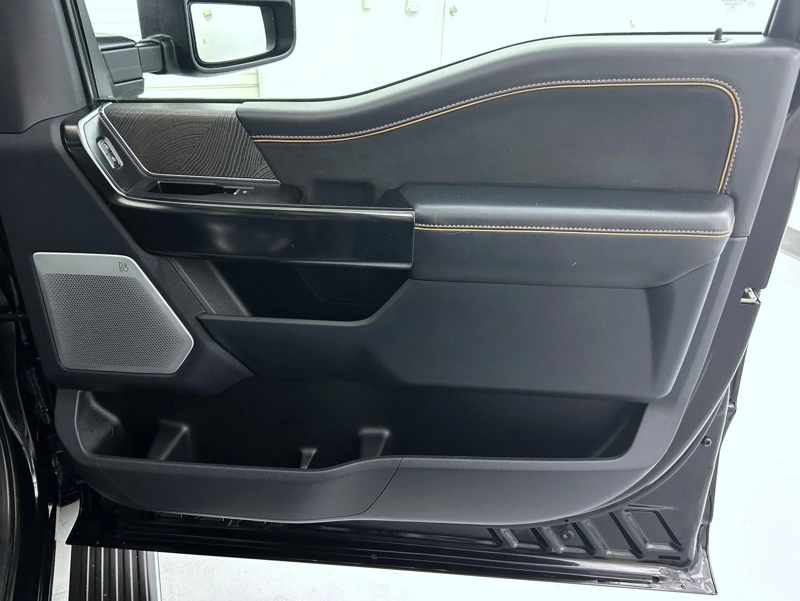 Used 2022 Black Ford Platinum image 17