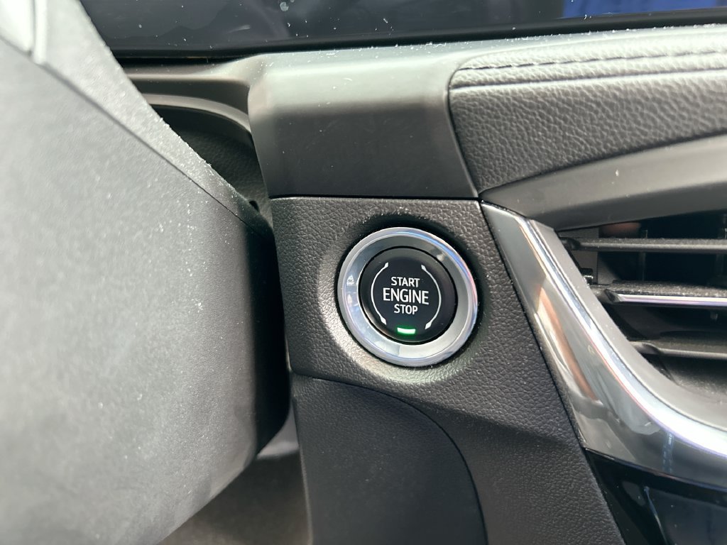 Used 2024 Off-white Buick Sport Touring image 20