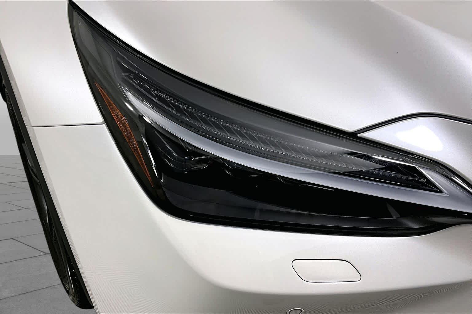 Used 2024 Eminent White Pearl Lexus Luxury image 26