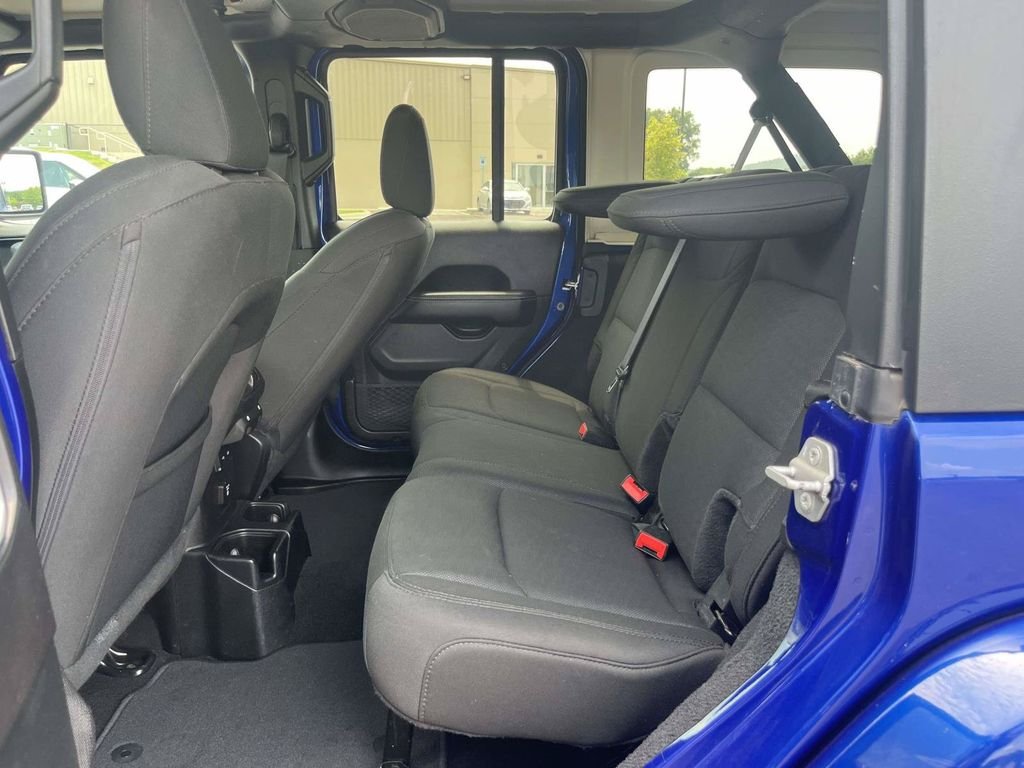 Used 2019 Blue Jeep Unlimited Sahara image 11