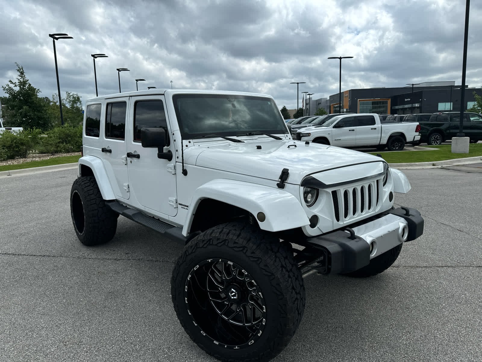 Used 2014 Bright White Clearcoat Jeep Sport image 3
