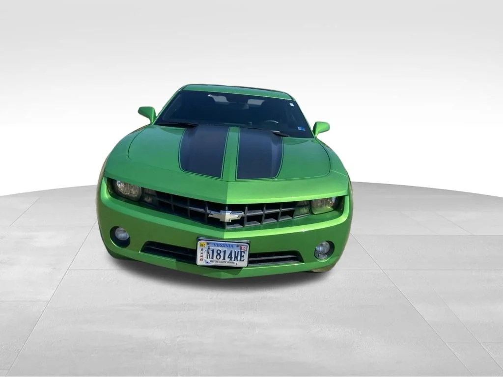 Used 2010 Green Chevrolet 1LT image 4
