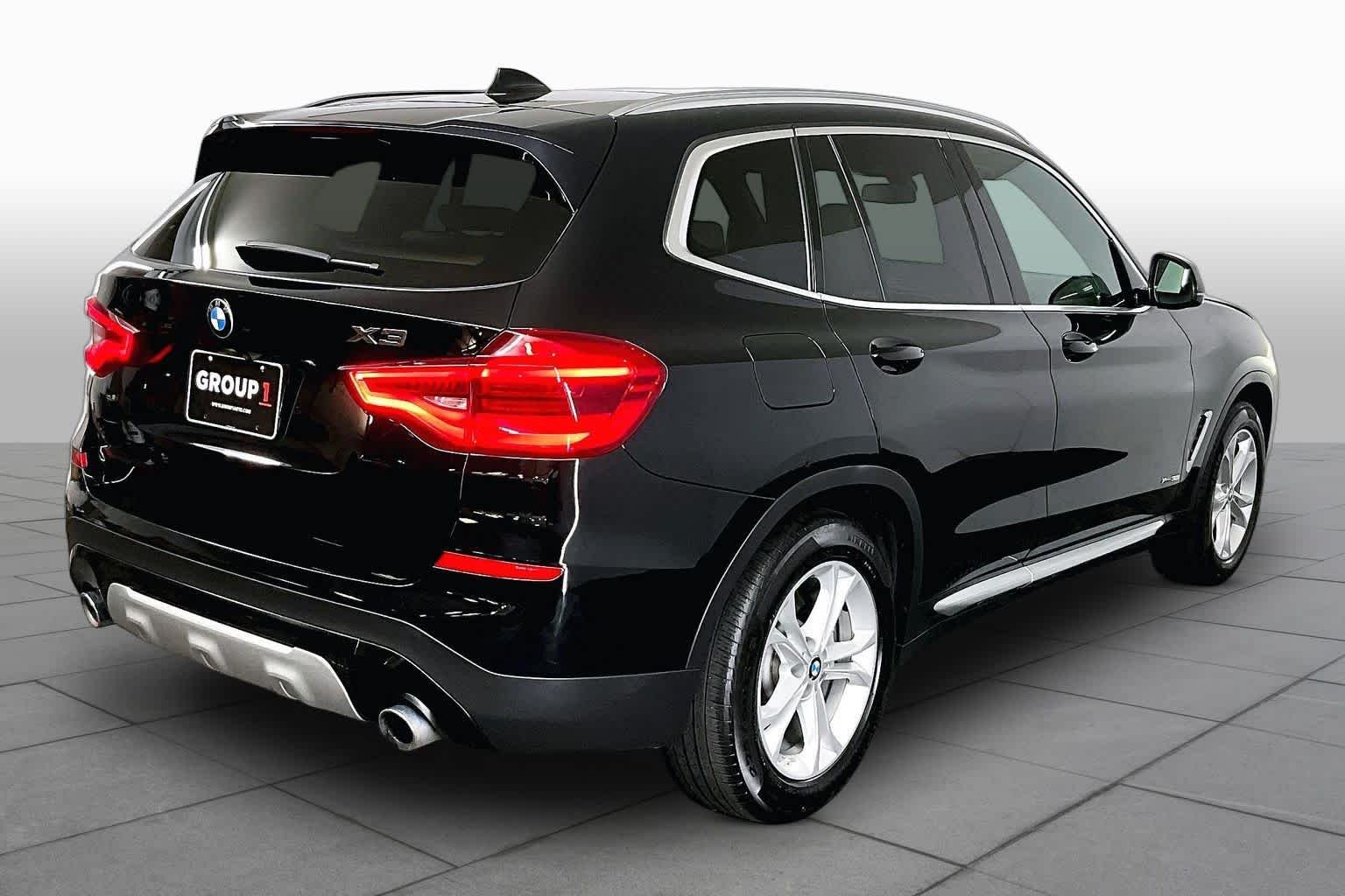 Used 2018 Jet Black BMW xDrive30i image 13