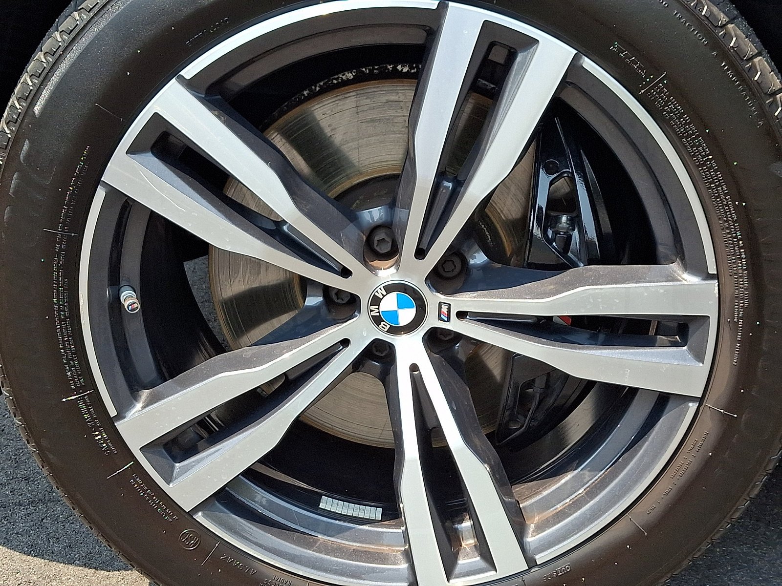 Used 2024 Brooklyn Grey Metallic BMW xDrive40i image 9