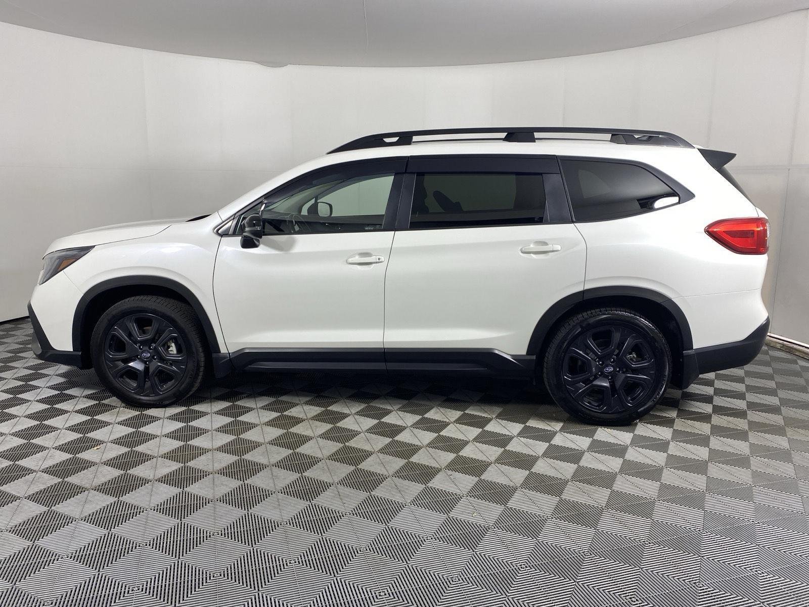 Used 2023 Crystal White Pearl Subaru Onyx Edition image 4
