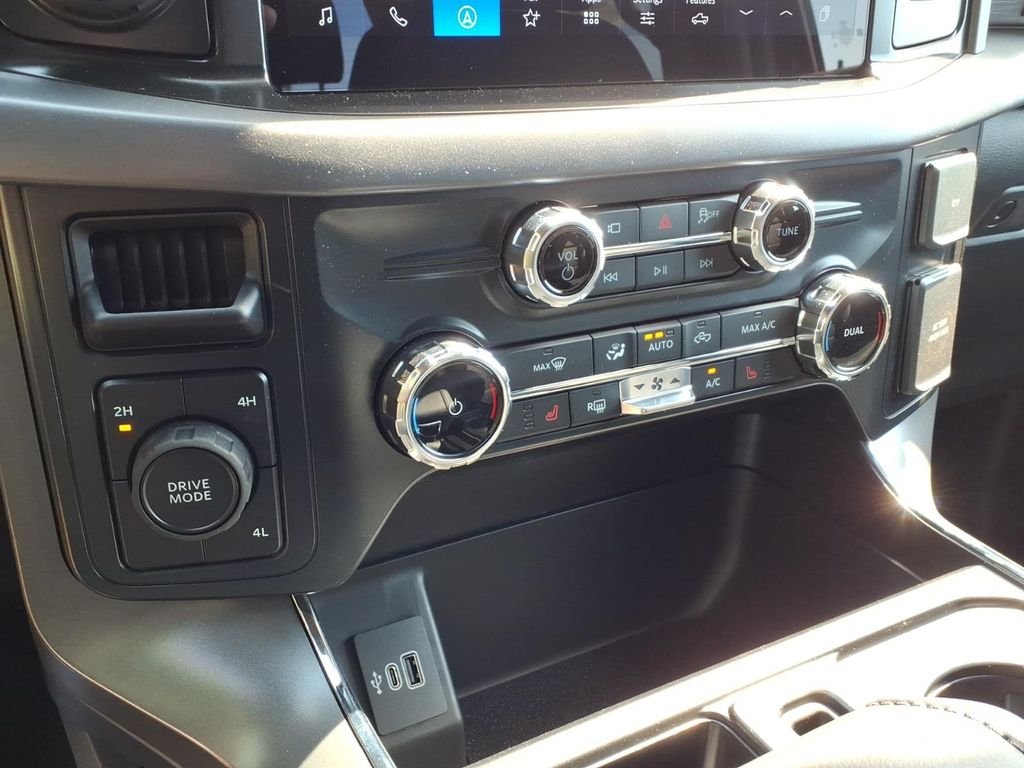 New 2026 Agate Black Metallic Ford XLT image 23