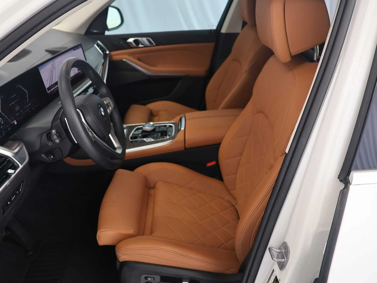 Certified Used 2024 Alpine White BMW xDrive40i image 10