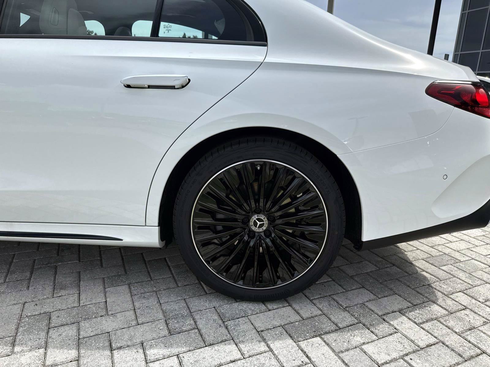 New 2026 Polar White Mercedes-Benz E 350 RWD Sedan image 10