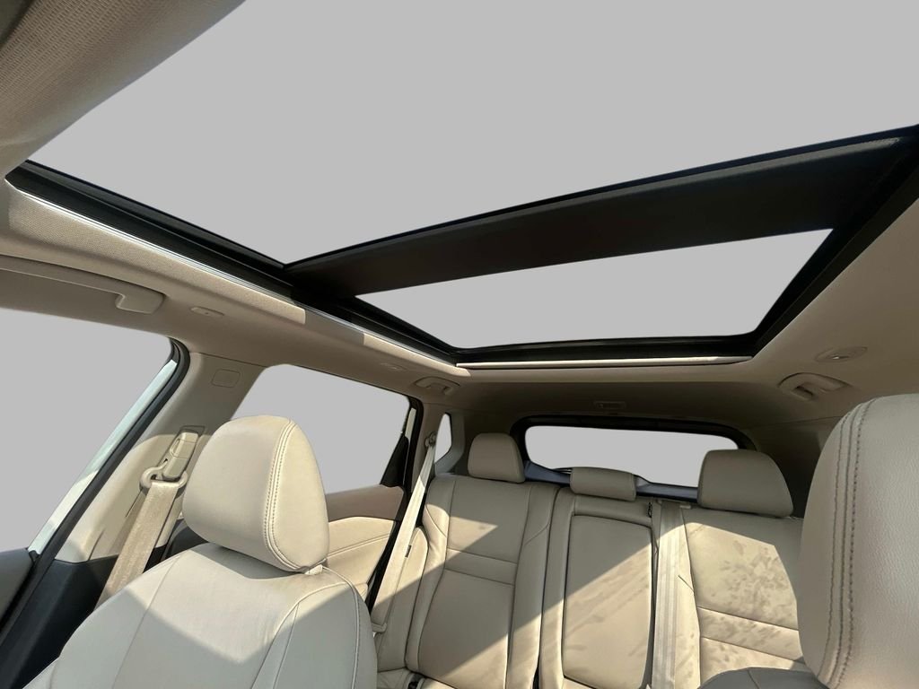 Used 2023 White Nissan SL image 34