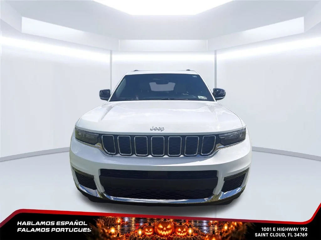 Used 2025 White Jeep Limited 4x4 image 8