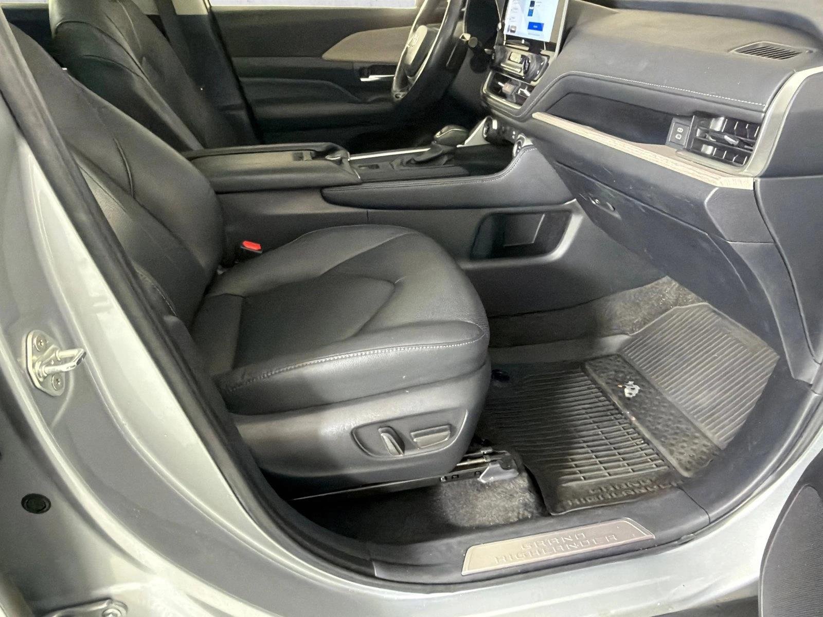 Used 2024 Silver Toyota Platinum image 14