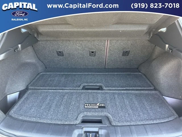 Used 2019 Silver Nissan S image 16