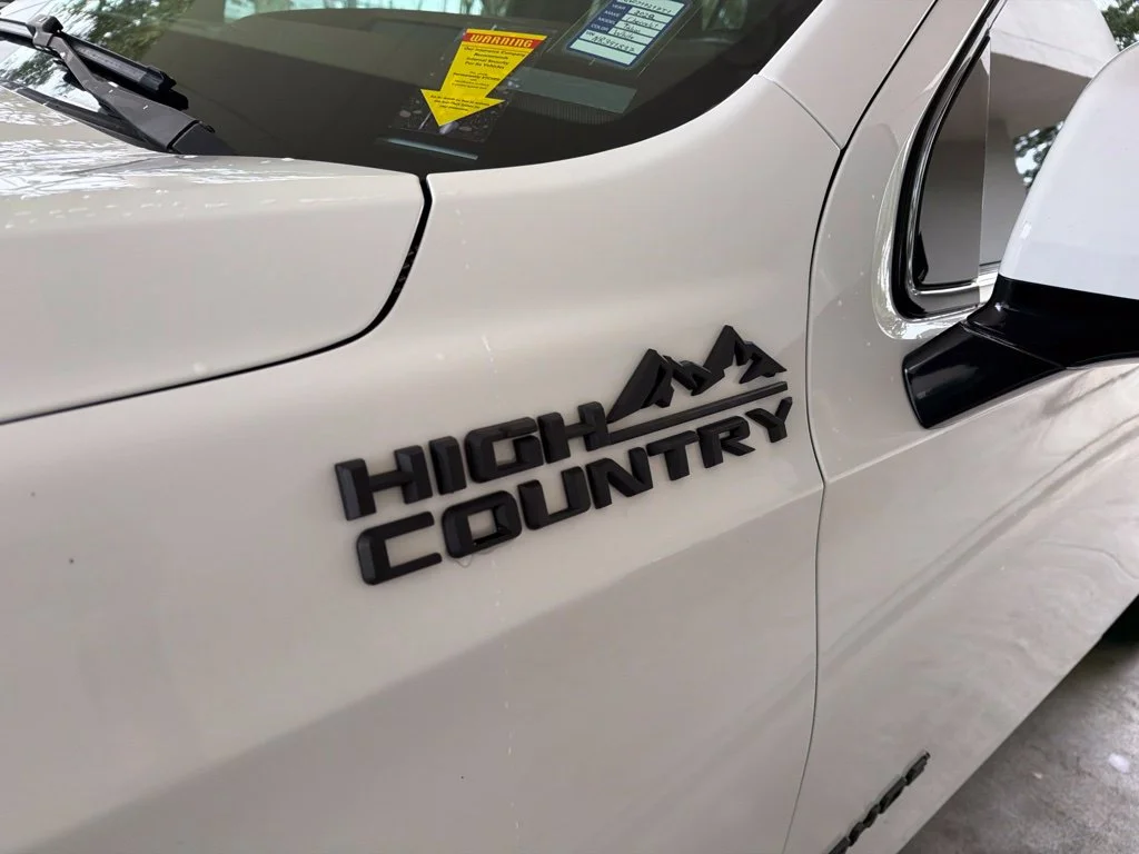 Used 2022 White Chevrolet High Country image 11