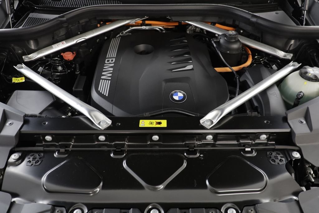 New 2026 Black Sapphire Metallic BMW xDrive50e image 24
