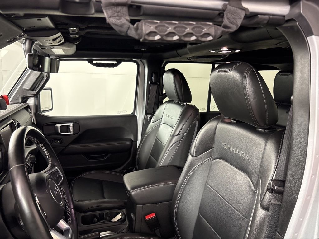 Used 2022 Silver Jeep Unlimited Sahara image 24