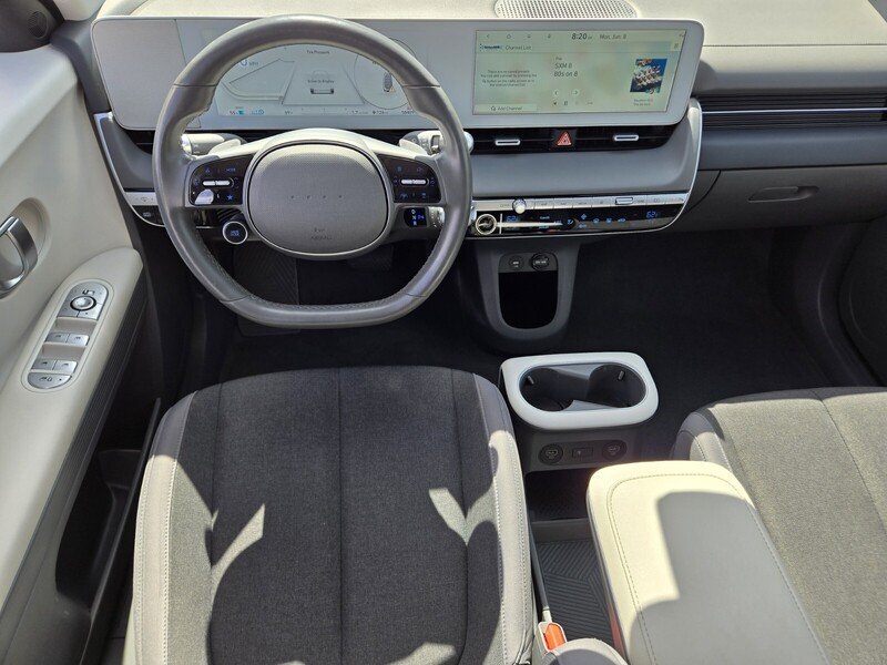 Used 2024 White HYUNDAI SEL RWD image 12