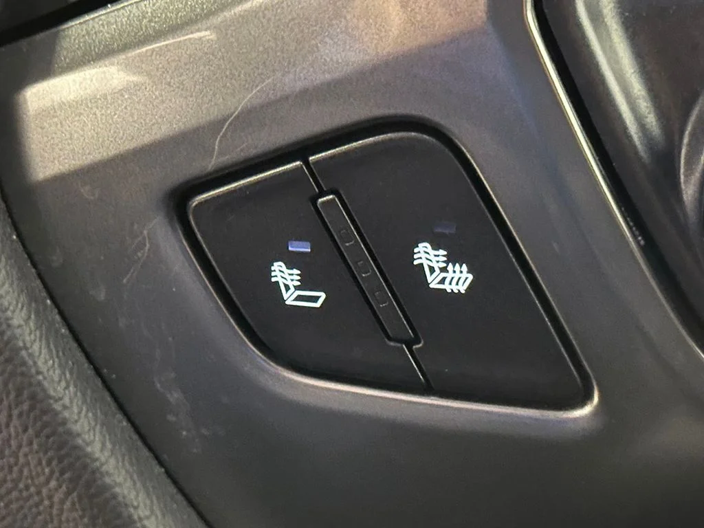 Used 2019 Silver Chevrolet LT image 33