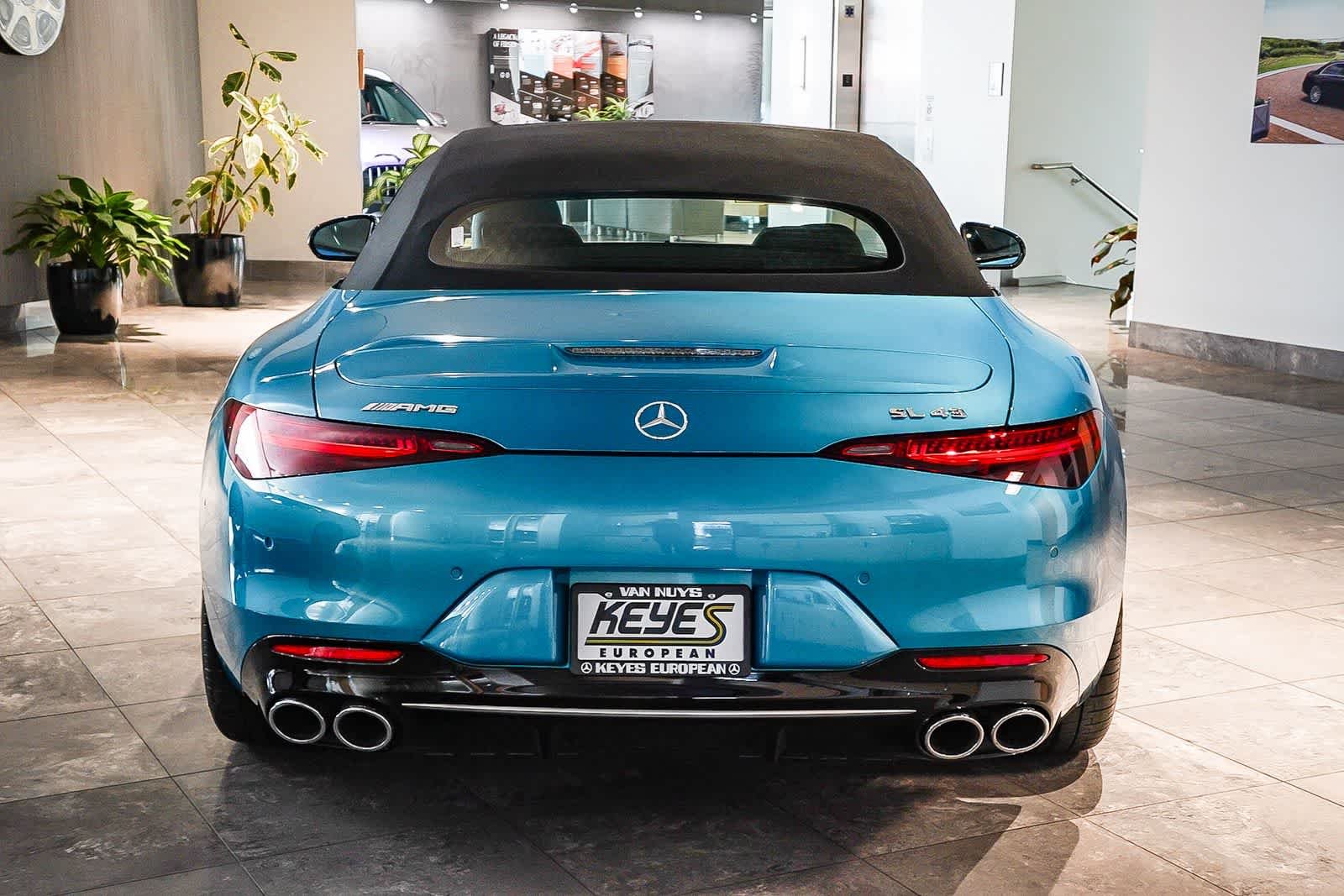 Used 2025 MANUFAKTUR Hyper Blue Metallic Mercedes-Benz AMG® SL 43 image 6