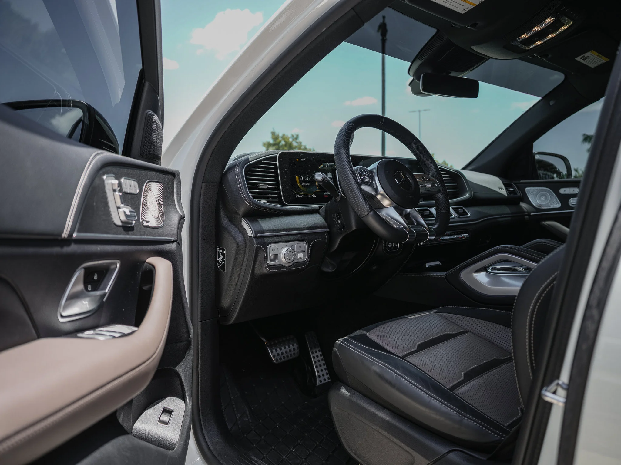 Used 2022 Diamond White Mercedes-Benz GLE 53 AMG® image 8