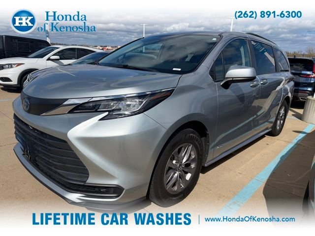 2021 Toyota Sienna LE