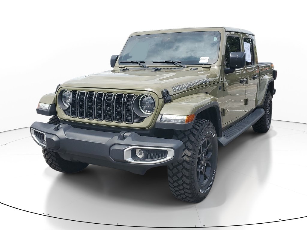 Used 2025 Green Jeep High Tide image 2