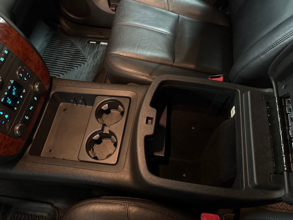 Used 2013 SILVER ICE METALLIC Chevrolet LT image 26