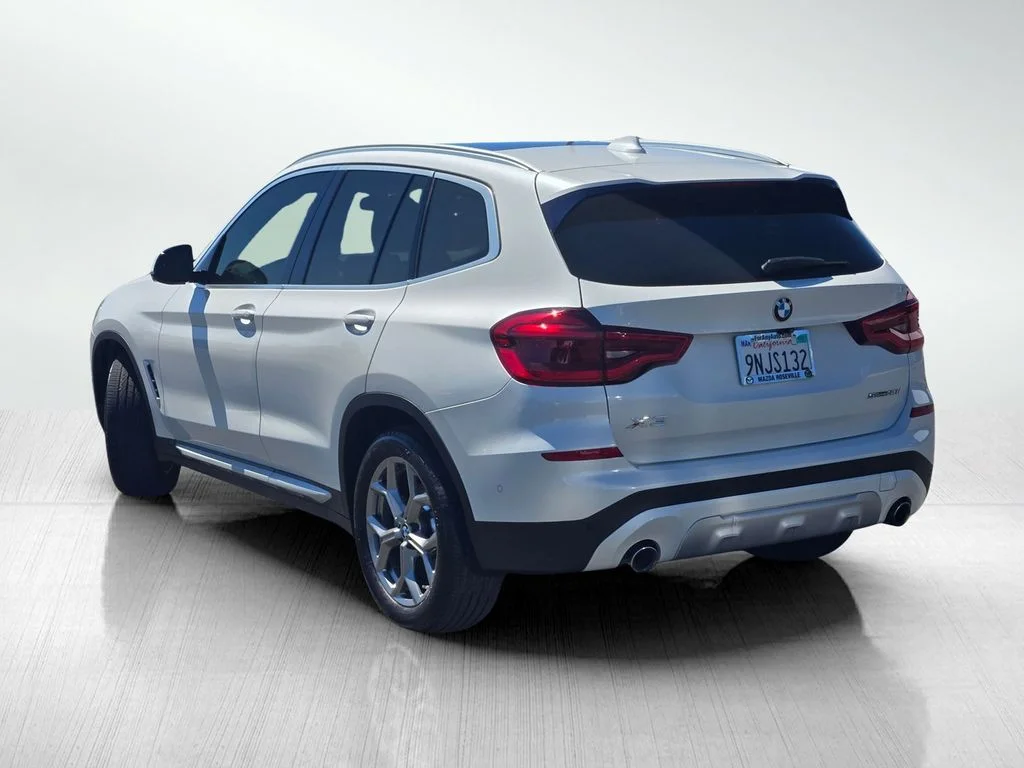 Used 2021 White Metallic BMW sDrive30i image 8