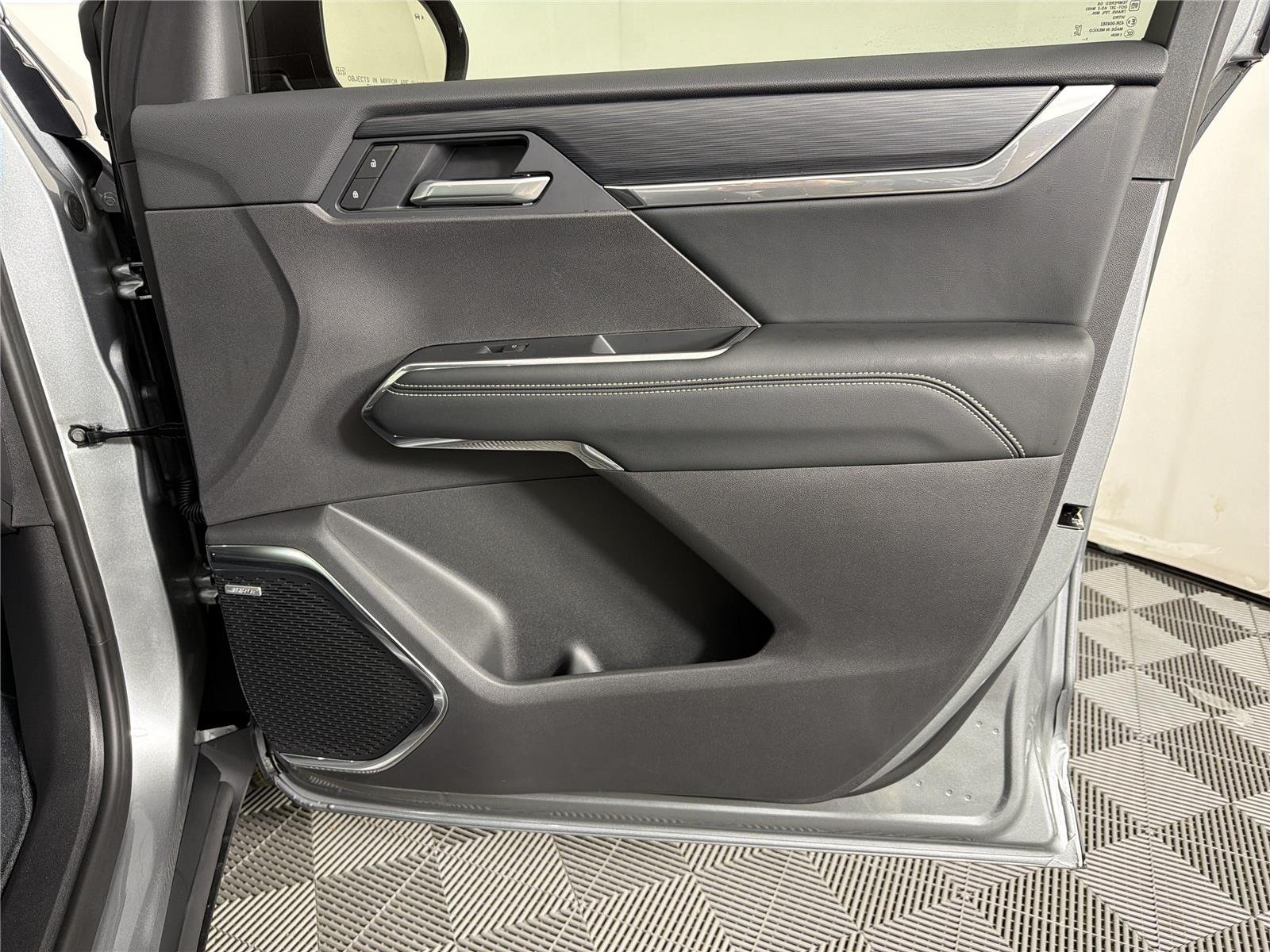 2026 GMC Acadia Elevation - Photo 11