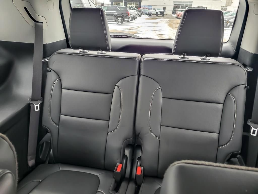 2023 GMC ACADIA - Image 11