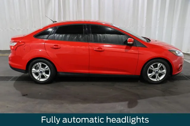 Used 2014 Ford Focus SE with VIN 1FADP3F27EL242061 for sale in Grants Pass, OR