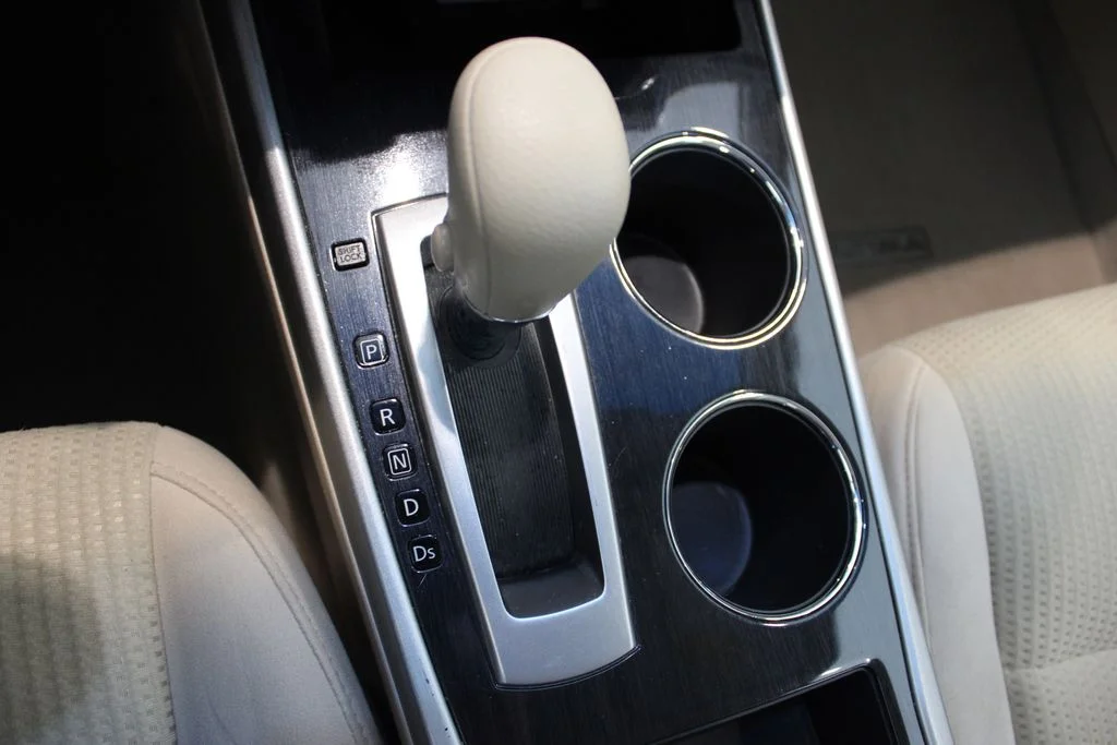 Used 2014 Saharan Stone Nissan 2.5 S image 16