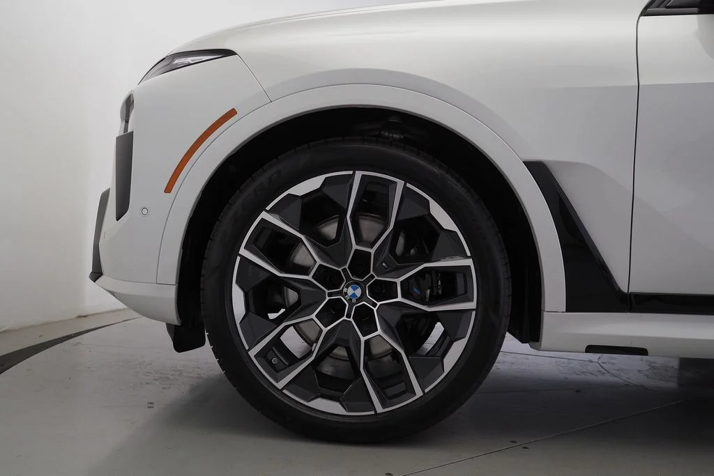 New 2027 Mineral White Metallic BMW xDrive40i image 5