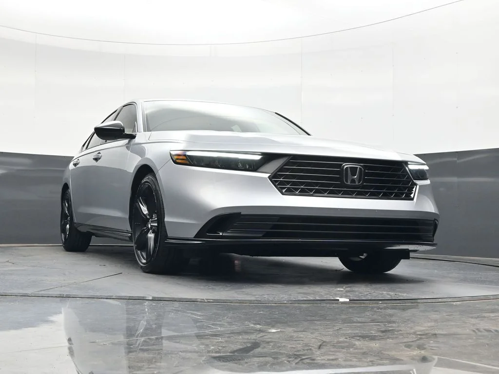 Certified Used 2026 Solar Silver Metallic Honda Sport-L image 40