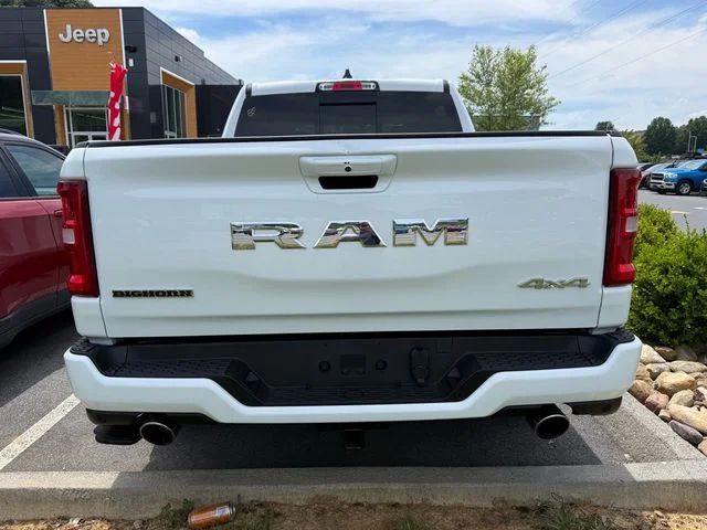 Used 2025 White Ram Big Horn/Lone Star image 24