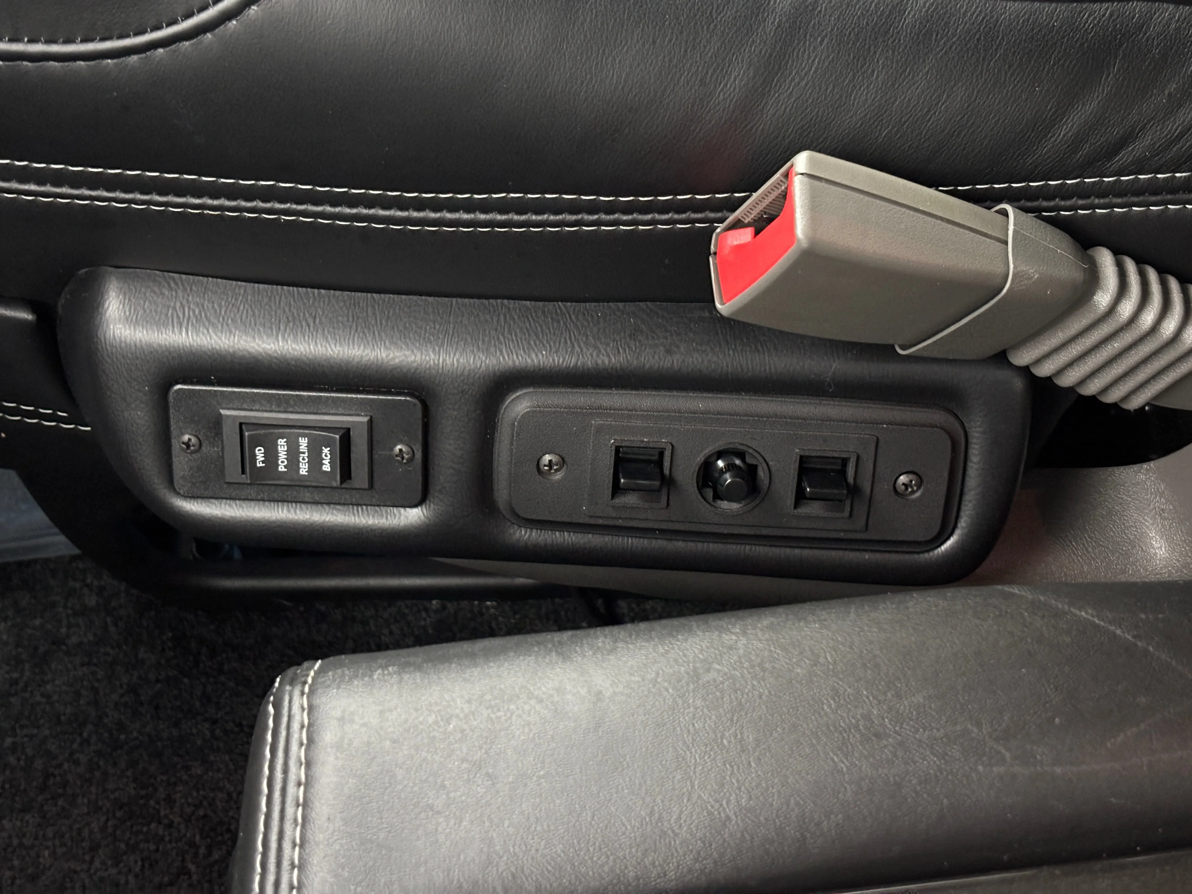Used 2025 Onyx Black GMC Work Van image 39