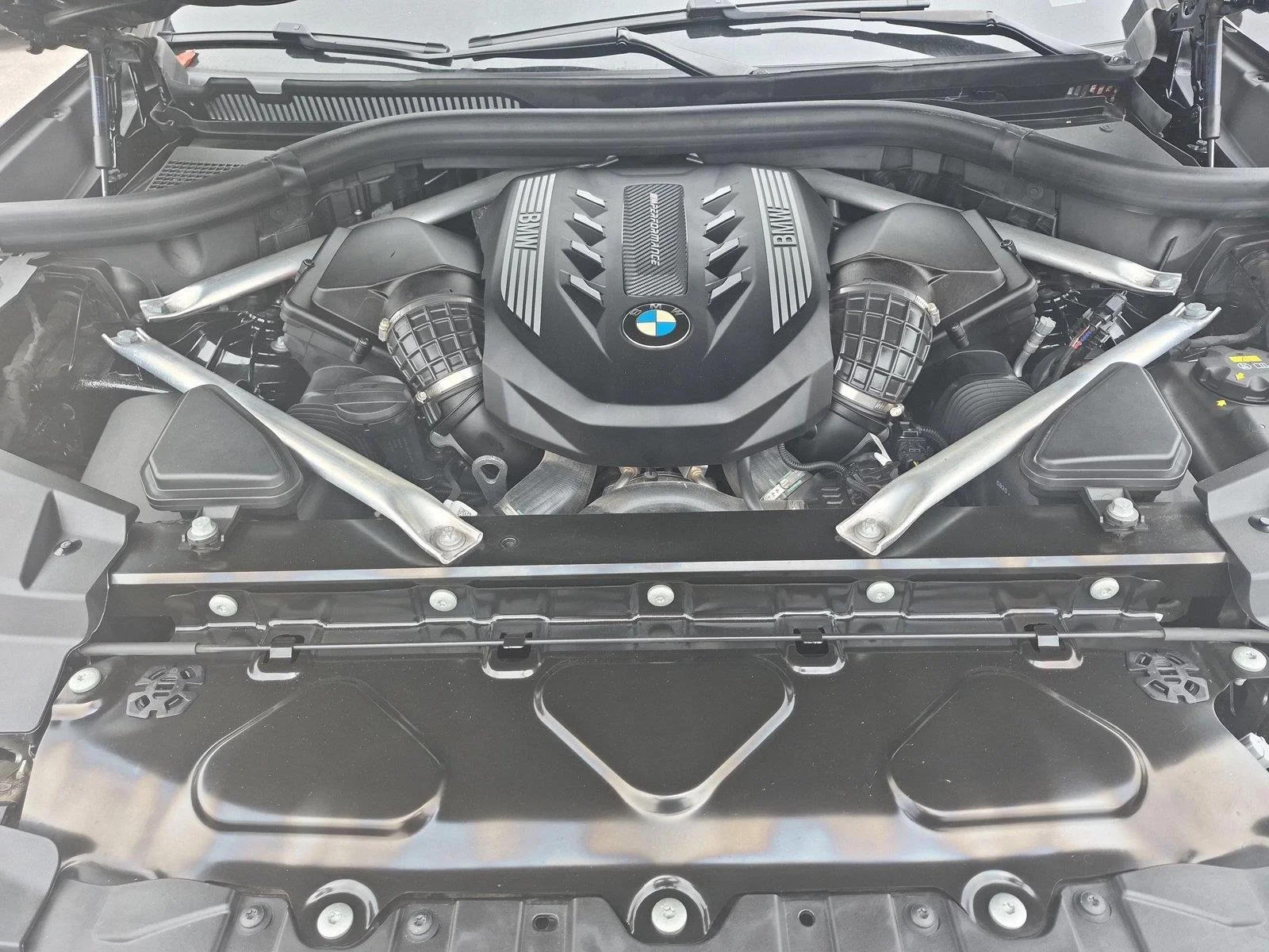 Used 2021 Black Sapphire Metallic BMW M50i image 37