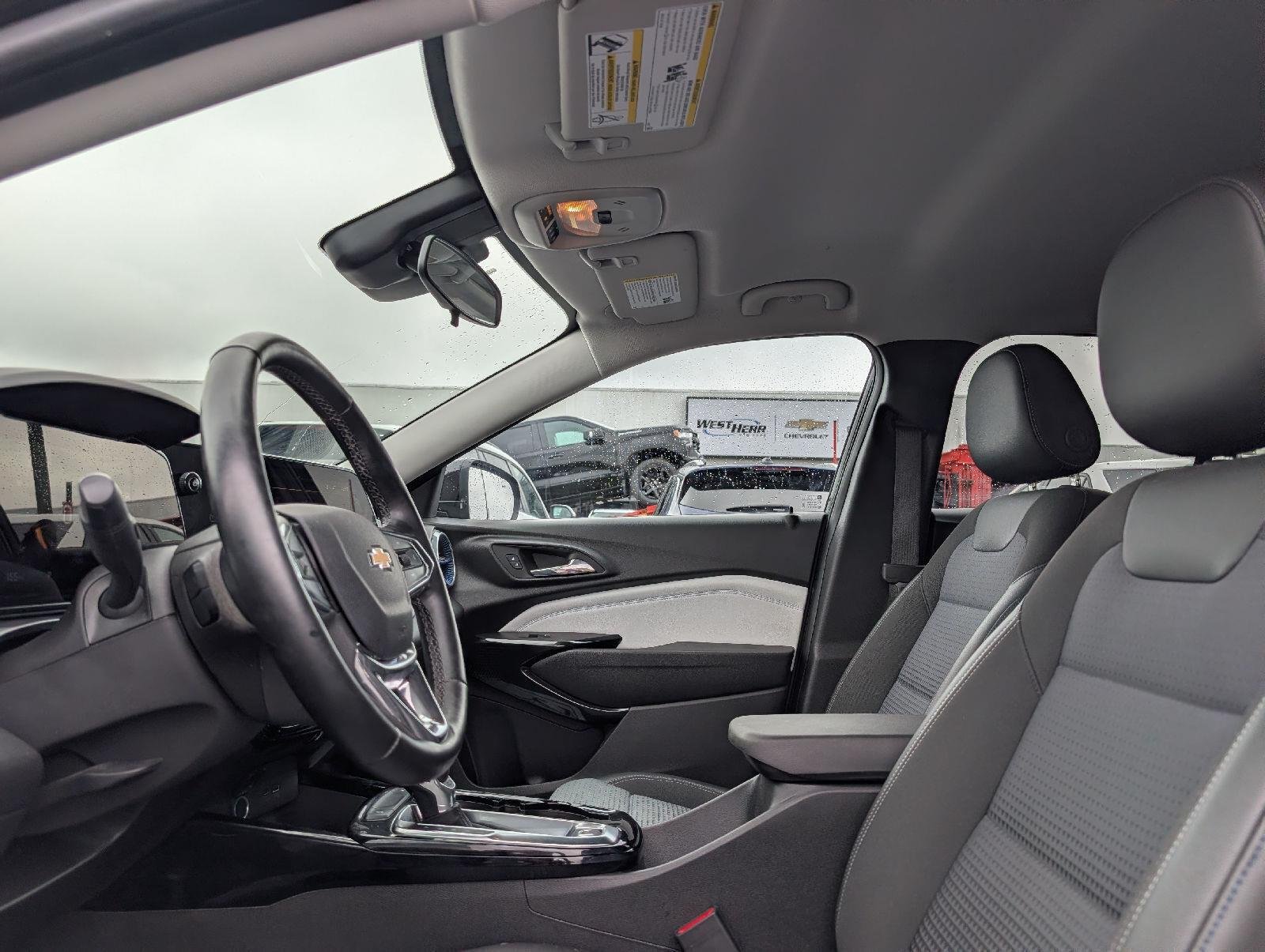 Used 2025 Mosaic Black Metallic Chevrolet LT image 8