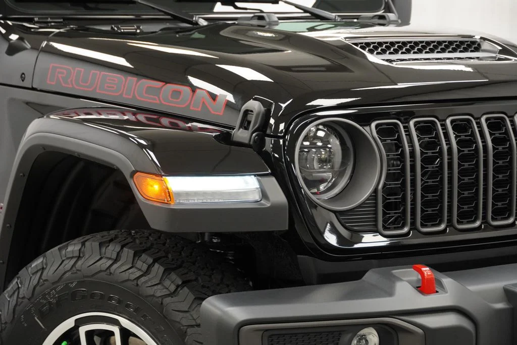 New 2026 Black Clear-Coat Exterior Paint Jeep Rubicon image 5