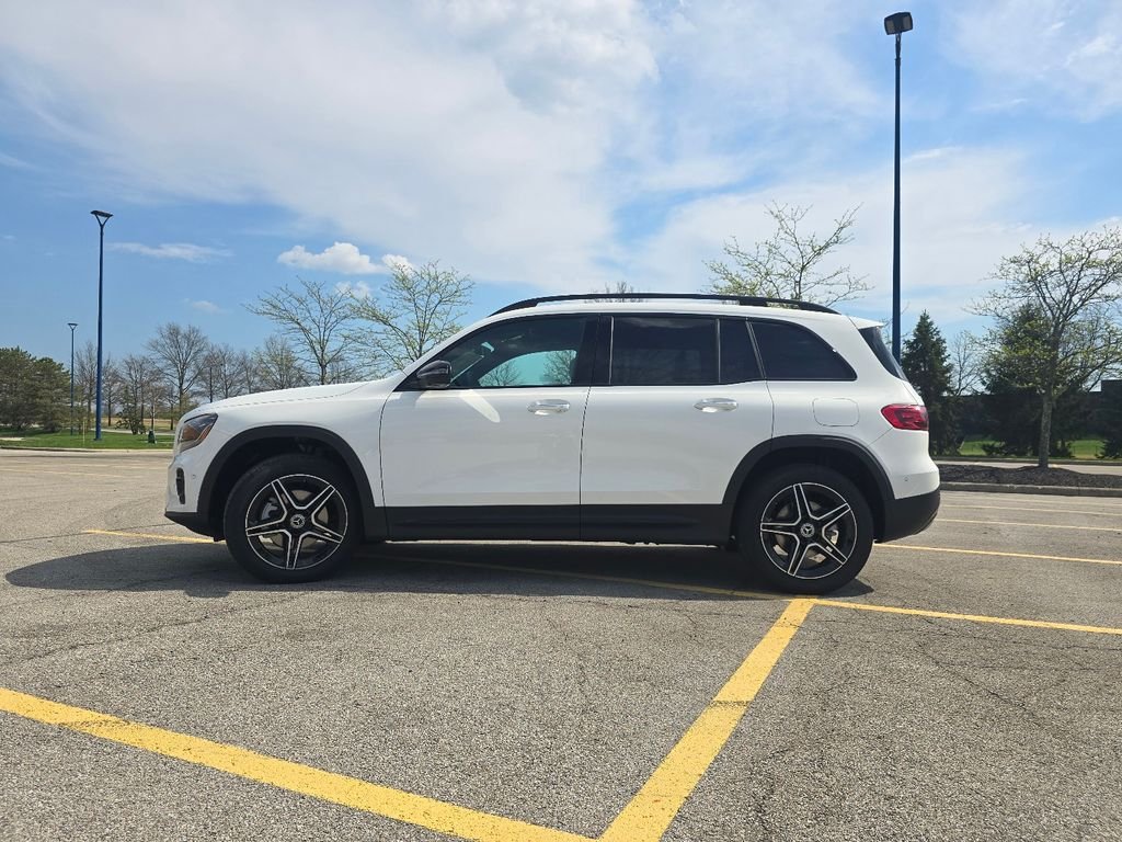 New 2026 Polar White Mercedes-Benz GLB 250 image 13