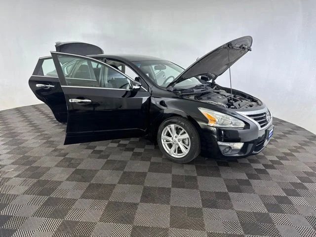 Used 2013 Black Nissan 2.5 SL image 15