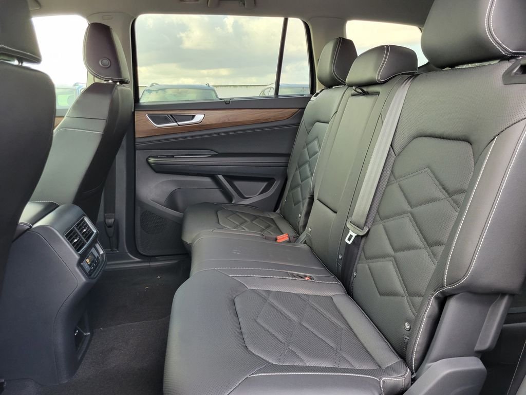 New 2026 Black Volkswagen 2.0T SE w/Technology image 7