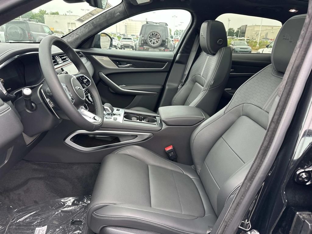 2026 Jaguar F-Pace R-Dynamic S - Photo 10